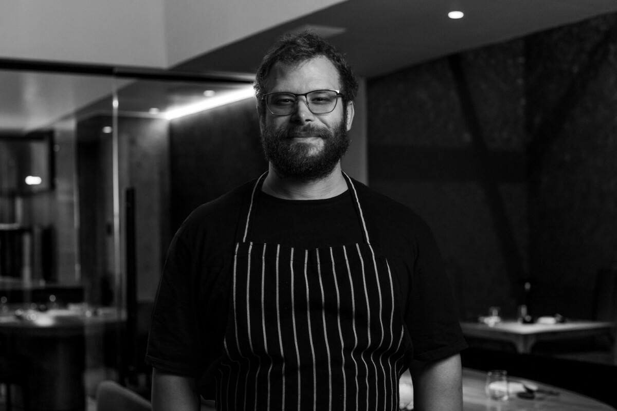 Chef Simone Paratella reabre restaurante no Itaim Bibi