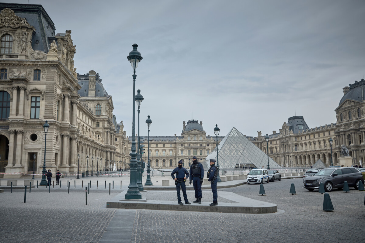 O que aconteceu no Louvre? Joias históricas da realeza são levadas em assalto