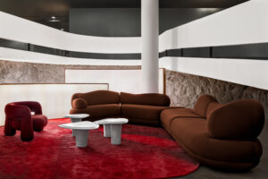 Breton ocupa a Bienal de Arquitetura Brasileira com espaços que unem design e experiência