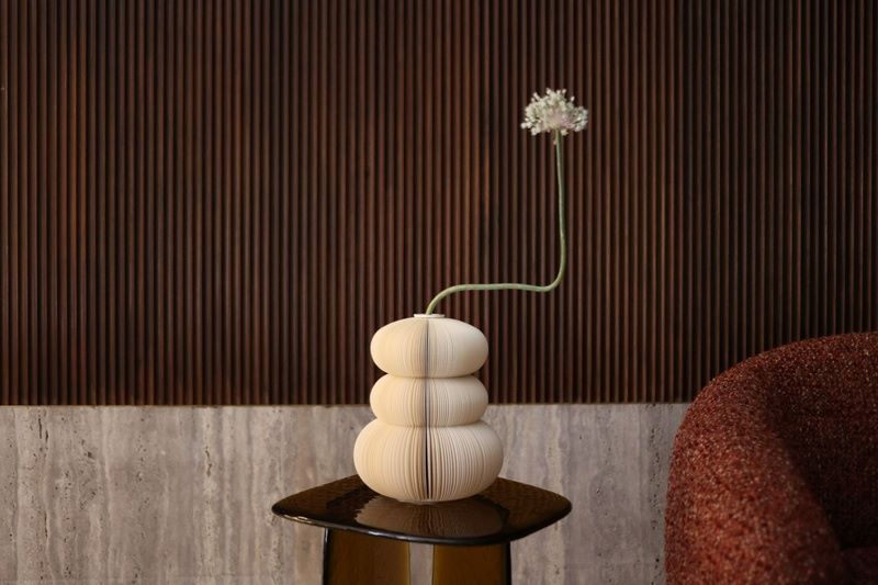 Entre papel e escultura: By Gabs ocupa a Ornare