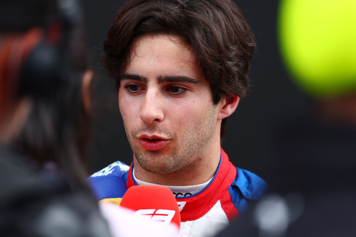 Rafael Câmara pilota carro de F1 pela primeira vez em teste da Ferrari