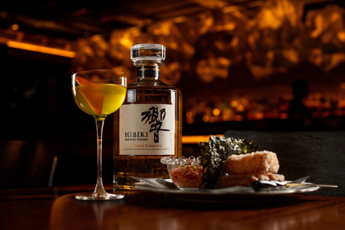 Hibiki leva caligrafia japonesa e mixologia a cinco capitais brasileiras