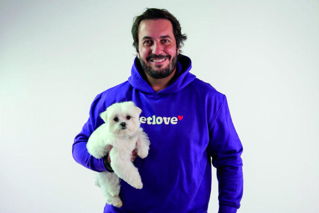 Com a humanização dos pets, conquistam espaço no segmento os planos de saúde, a indústria farmacêutica e até transportes aéreos