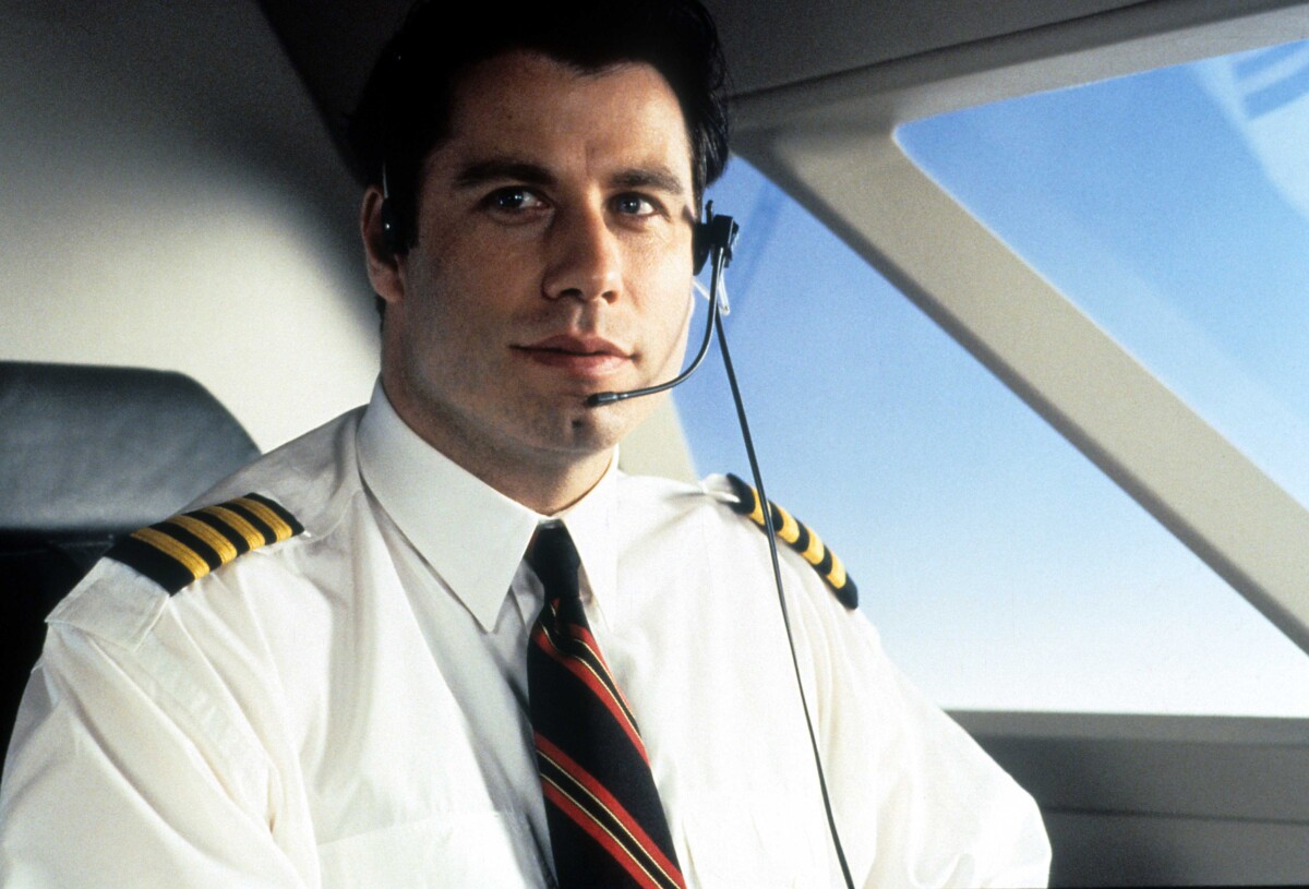 O endereço de John Travolta vale mais pela pista de pouso do que pelas mansões