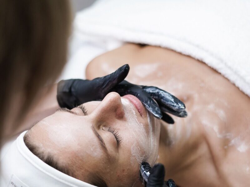Dermatologia estética propõe beleza sem padronização dos rostos