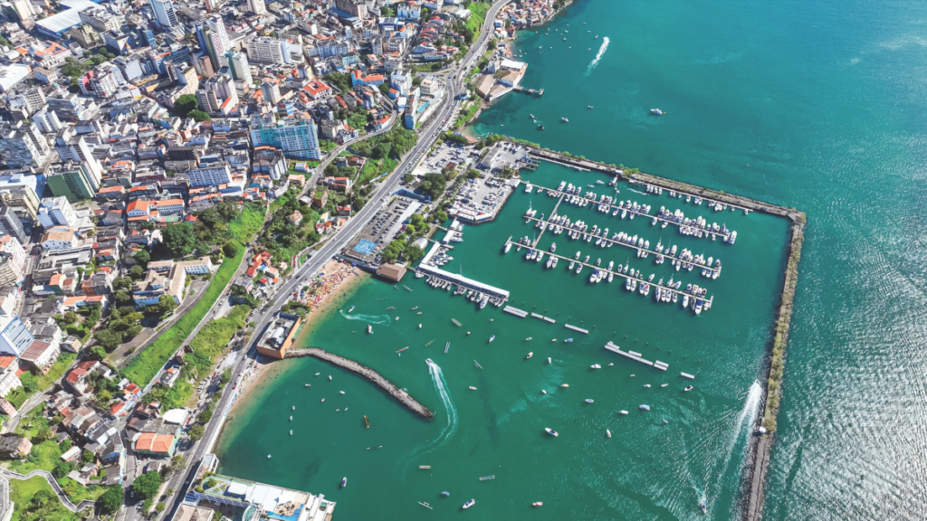 Lanchas compactas ganham espaço no Salvador Boat Show